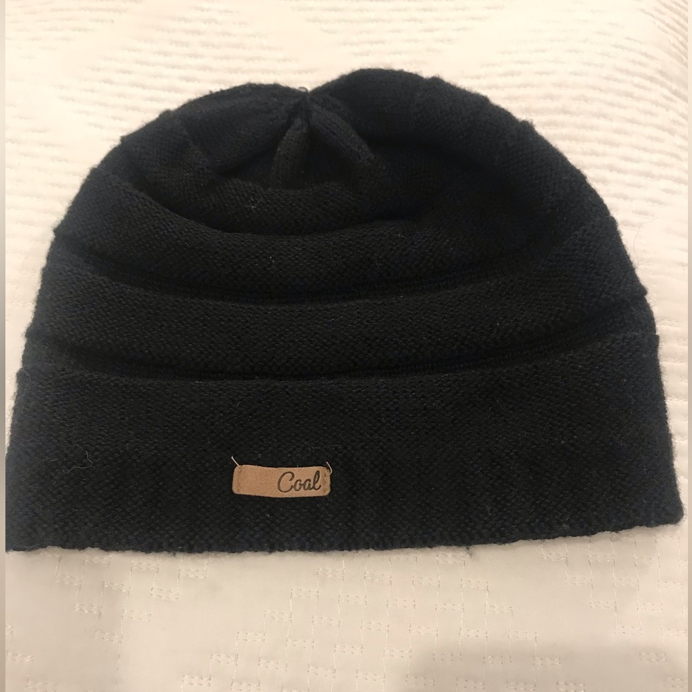Coal black ski hat